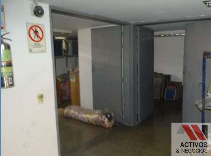 Bodega en venta en Colombia, Medellín, 2372 m² · foto 8 de 24