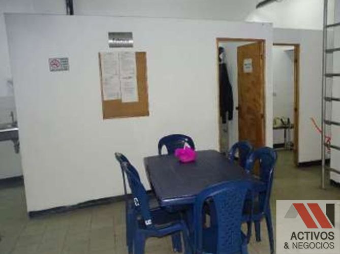 Bodega en venta en Colombia, Medellín, 2372 m² · foto 12 de 24