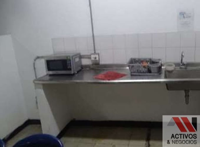 Bodega en venta en Colombia, Medellín, 2372 m² · foto 13 de 24