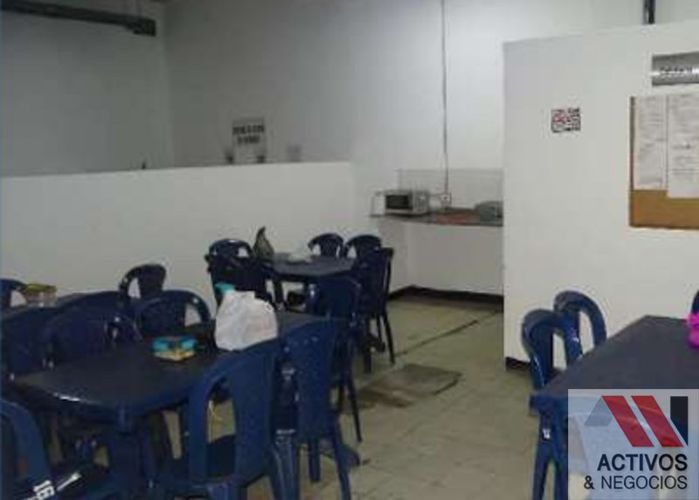Bodega en venta en Colombia, Medellín, 2372 m² · foto 14 de 24