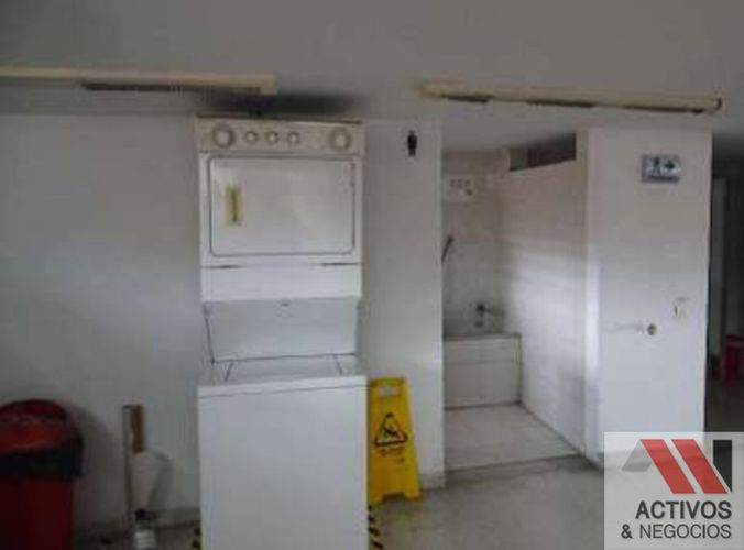 Bodega en venta en Colombia, Medellín, 2372 m² · foto 23 de 24