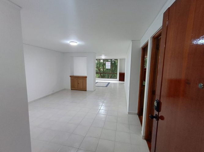 Apartamento de 3 alcobas en arriendo en La Florida, Medellín, 147 m² · foto 4 de 24