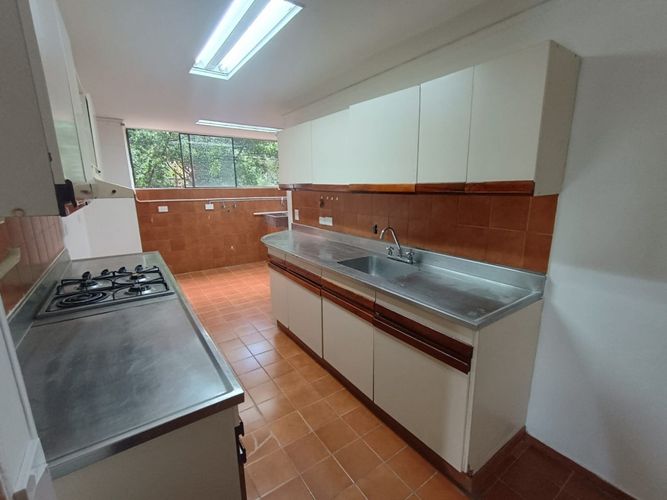 Apartamento de 3 alcobas en arriendo en La Florida, Medellín, 147 m² · foto 12 de 24