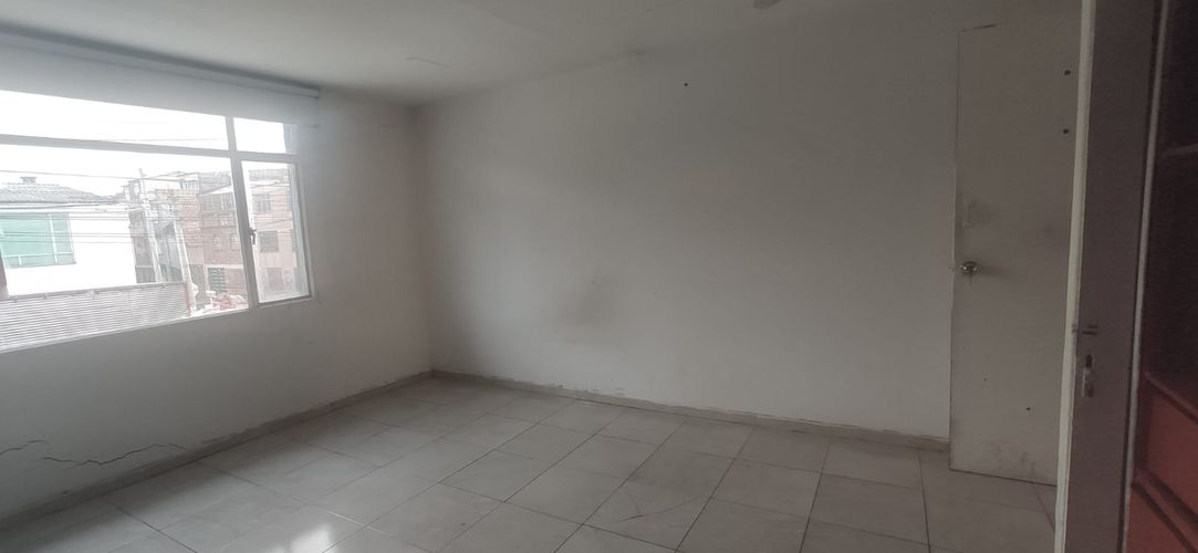 Casa en venta en Los Alcazares, Bogotá · foto 10 de 24