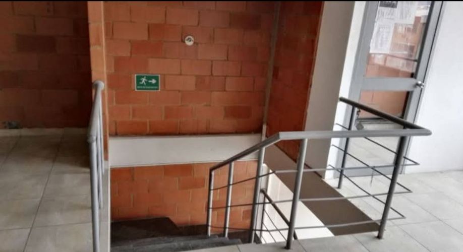Bodega en venta en Siberia, Cota, 400 m² · foto 3 de 9