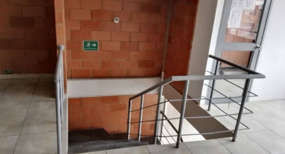Bodega en venta en Siberia, Cota, 400 m² · foto 2 de 9