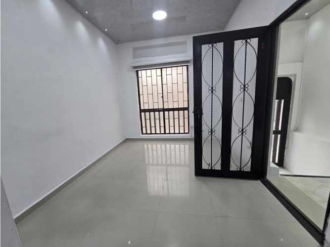 Casa de 10 alcobas en arriendo en San Fernando, Armenia, 304 m² · foto 3 de 24