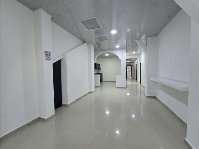 Casa de 10 alcobas en arriendo en San Fernando, Armenia, 304 m² · foto 4 de 24