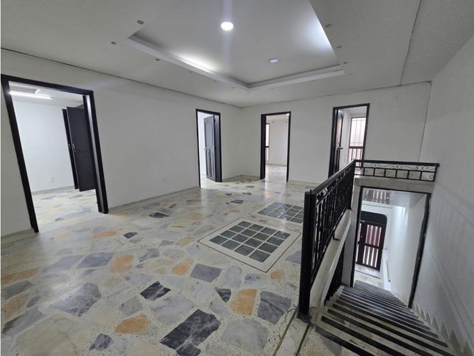 Casa de 10 alcobas en arriendo en San Fernando, Armenia, 304 m² · foto 23 de 24
