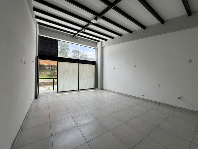 Local en arriendo en Don Diego, El Retiro, 39 m² · foto 2 de 4