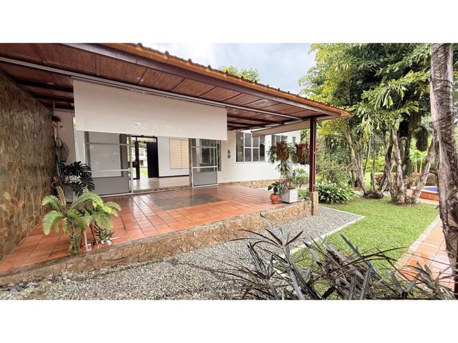 Casa de 3 alcobas en venta en Armenia, 300 m² · foto 6 de 24