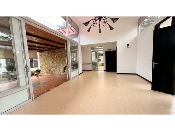 Casa de 3 alcobas en venta en Armenia, 300 m² · foto 8 de 24