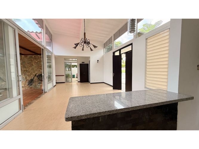Casa de 3 alcobas en venta en Armenia, 300 m² · foto 9 de 24