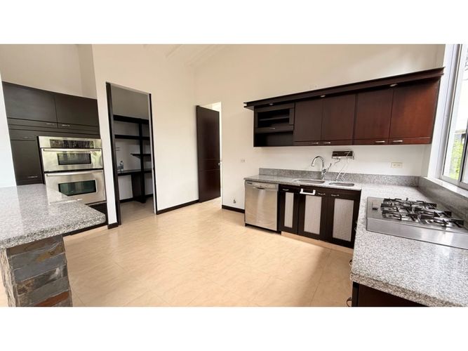 Casa de 3 alcobas en venta en Armenia, 300 m² · foto 11 de 24