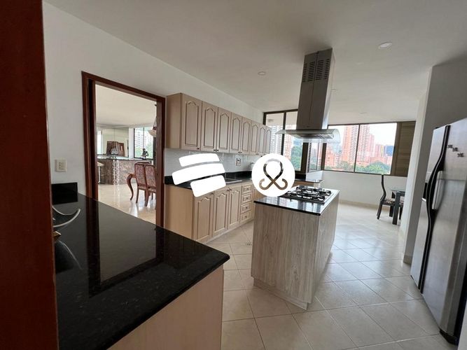 Apartamento de 4 alcobas en venta en El Poblado, Medellín, 405 m² · foto 15 de 21