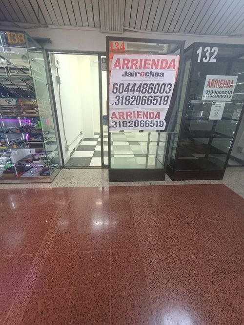 Local en arriendo en La Candelaria, Medellín, 8 m² · foto 2 de 9