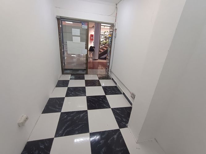Local en arriendo en La Candelaria, Medellín, 8 m² · foto 8 de 9
