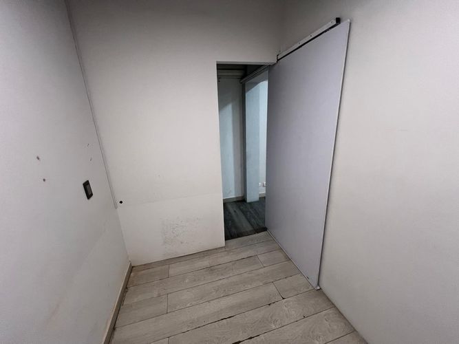Local en arriendo en El Poblado, Medellín, 30 m² · foto 7 de 13