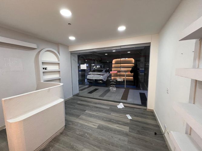 Local en arriendo en El Poblado, Medellín, 30 m² · foto 8 de 13