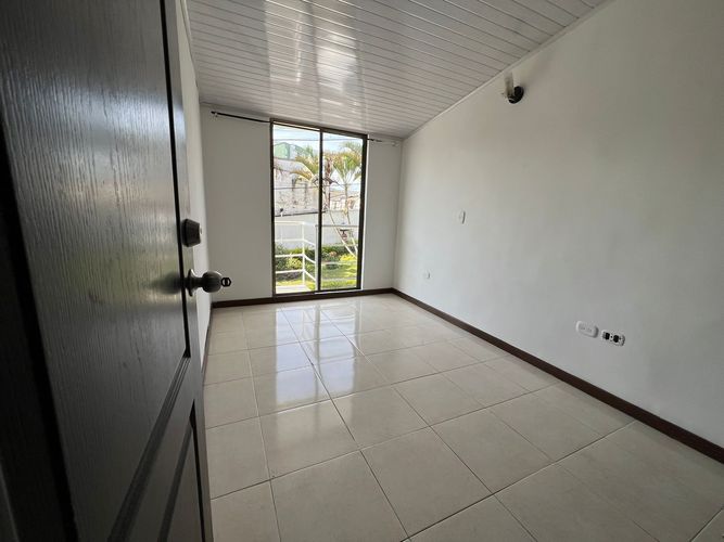 Casa de 5 alcobas en venta en La Macarena, Pereira, 99 m² · foto 13 de 18