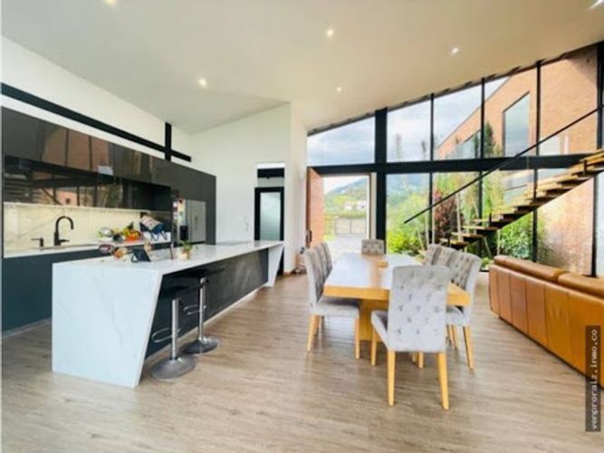 Casa de 5 alcobas en venta en San Nicolas, La Ceja, 580 m² · foto 3 de 24