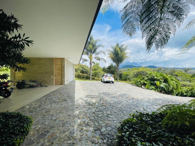 Casa de 5 alcobas en venta en Guamito, La Ceja, 550 m² · foto 5 de 24