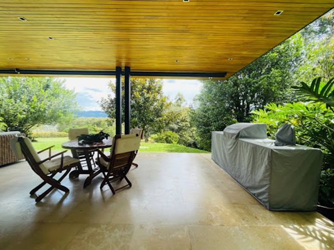Casa de 5 alcobas en venta en Guamito, La Ceja, 550 m² · foto 8 de 24