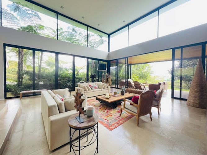 Casa de 5 alcobas en venta en Guamito, La Ceja, 550 m² · foto 12 de 24