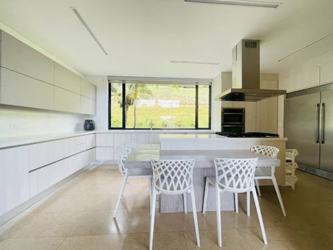Casa de 5 alcobas en venta en Guamito, La Ceja, 550 m² · foto 13 de 24