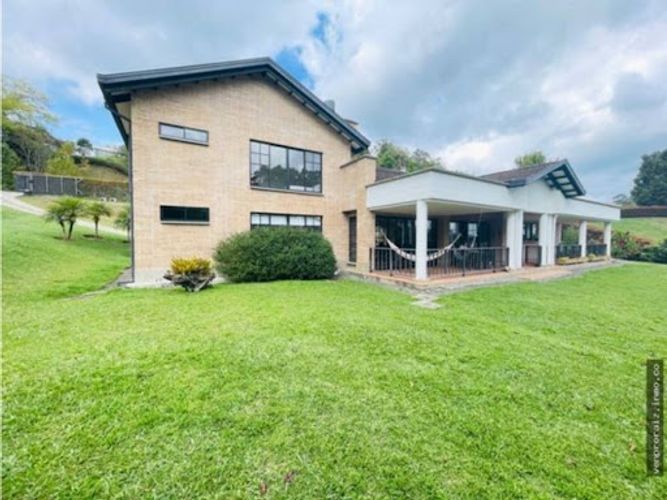 Finca en venta en El Carmen De Viboral, El Carmen de Viboral, 374 m² · foto 2 de 20