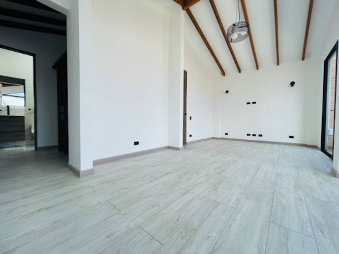Casa de 3 alcobas en venta en San Nicolas, La Ceja, 154 m² · foto 8 de 16