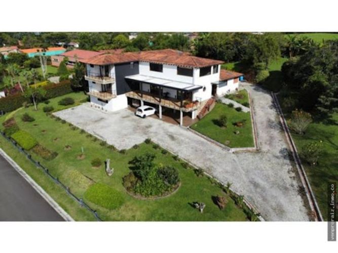 Finca en venta en San Nicolas, La Ceja, 560 m² · foto 2 de 21