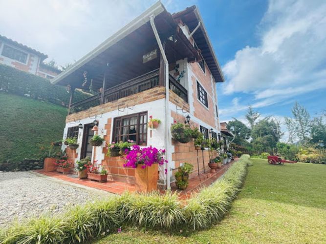 Casa de 3 alcobas en venta en San Nicolas, La Ceja, 270 m² · foto 2 de 24
