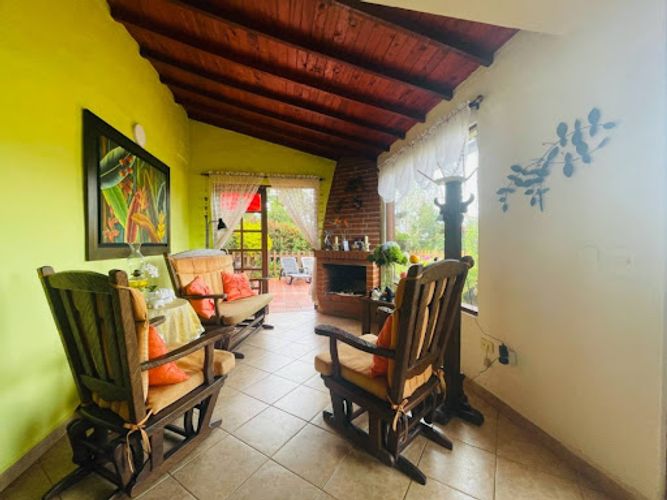Casa de 3 alcobas en venta en San Nicolas, La Ceja, 270 m² · foto 9 de 24