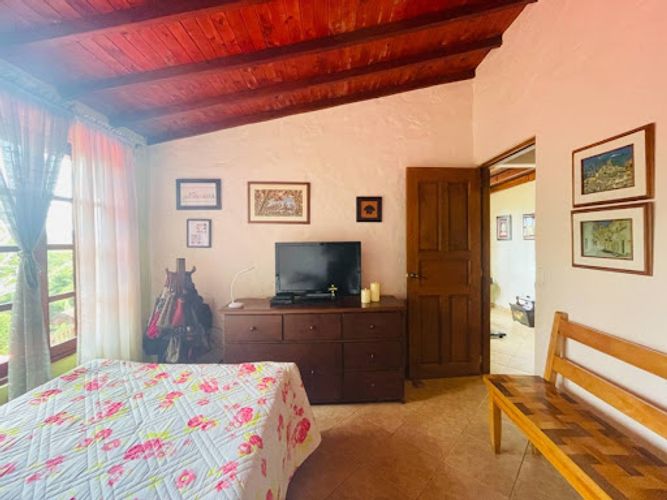 Casa de 3 alcobas en venta en San Nicolas, La Ceja, 270 m² · foto 19 de 24