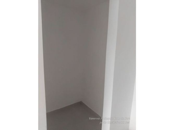 Local en arriendo en Caicedo, Medellín, 22 m² · foto 5 de 9