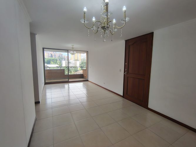 Apartamento de 3 alcobas en arriendo en El Poblado, Medellín, 120 m² · foto 2 de 18
