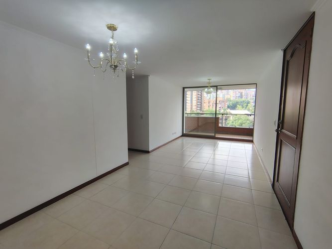 Apartamento de 3 alcobas en arriendo en El Poblado, Medellín, 120 m² · foto 3 de 18