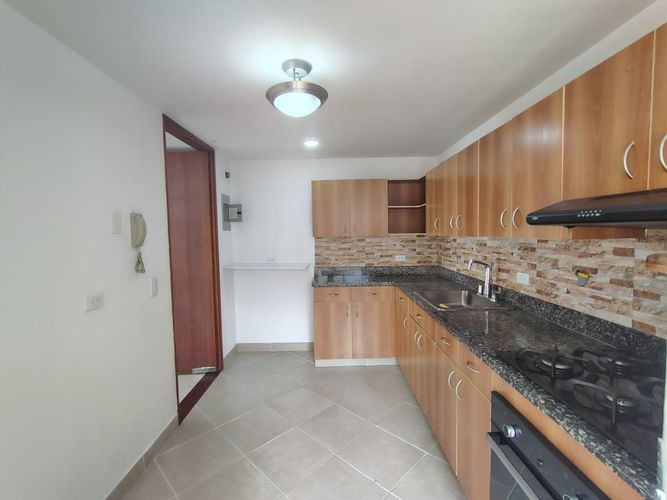 Apartamento de 3 alcobas en arriendo en El Poblado, Medellín, 120 m² · foto 4 de 18