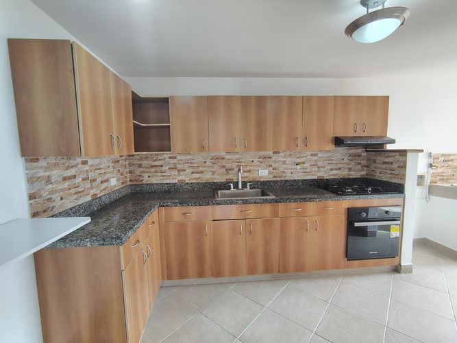 Apartamento de 3 alcobas en arriendo en El Poblado, Medellín, 120 m² · foto 5 de 18