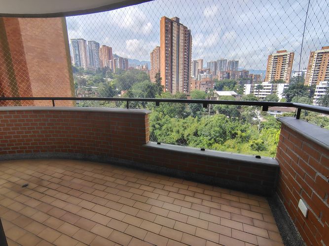 Apartamento de 3 alcobas en arriendo en El Poblado, Medellín, 120 m² · foto 18 de 18