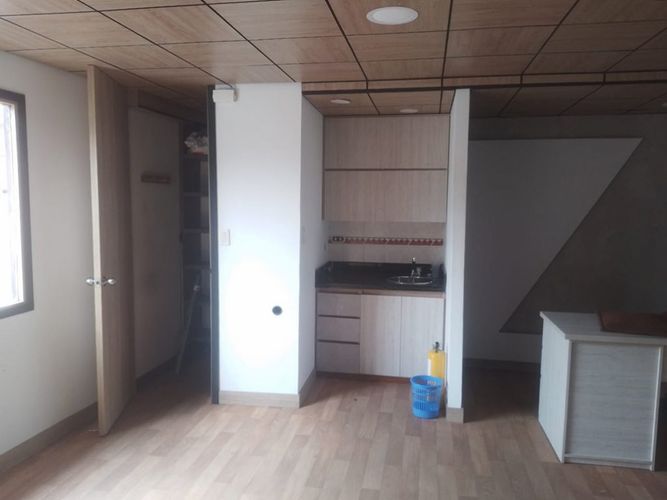 Bodega en arriendo en Camparola, Itagüí, 650 m² · foto 14 de 17