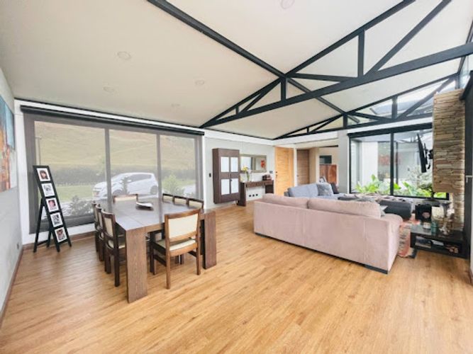 Casa de 5 alcobas en venta en El Carmen, El Retiro, 350 m² · foto 6 de 24