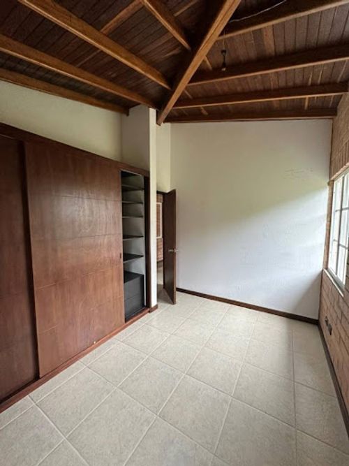 Casa de 6 alcobas en venta en La Milagrosa, La Ceja, 230 m² · foto 9 de 24