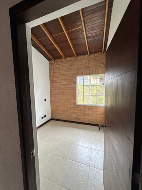 Casa de 6 alcobas en venta en La Milagrosa, La Ceja, 230 m² · foto 14 de 24