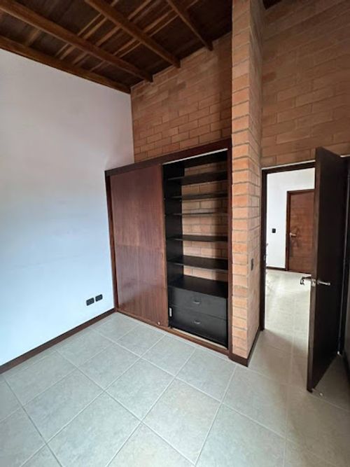 Casa de 6 alcobas en venta en La Milagrosa, La Ceja, 230 m² · foto 15 de 24