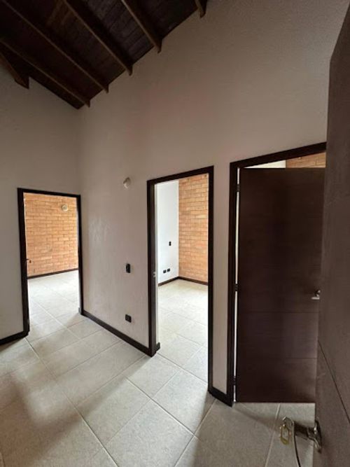 Casa de 6 alcobas en venta en La Milagrosa, La Ceja, 230 m² · foto 17 de 24