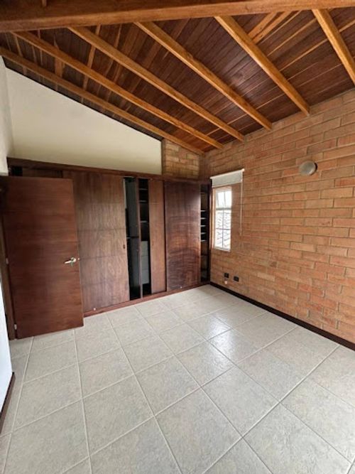 Casa de 6 alcobas en venta en La Milagrosa, La Ceja, 230 m² · foto 18 de 24