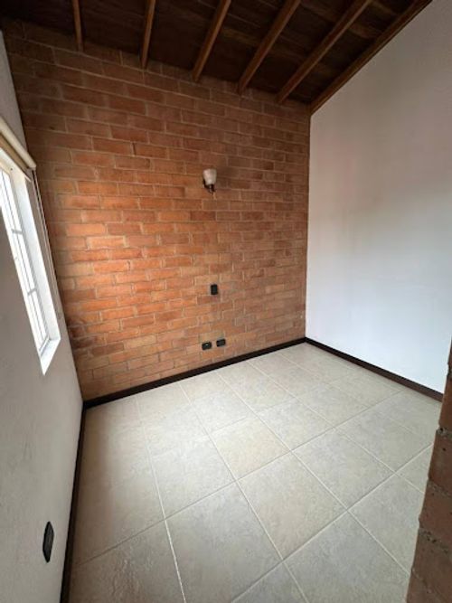 Casa de 6 alcobas en venta en La Milagrosa, La Ceja, 230 m² · foto 19 de 24