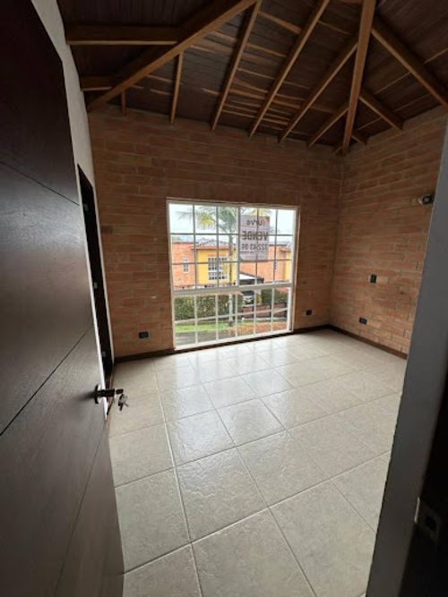 Casa de 6 alcobas en venta en La Milagrosa, La Ceja, 230 m² · foto 21 de 24